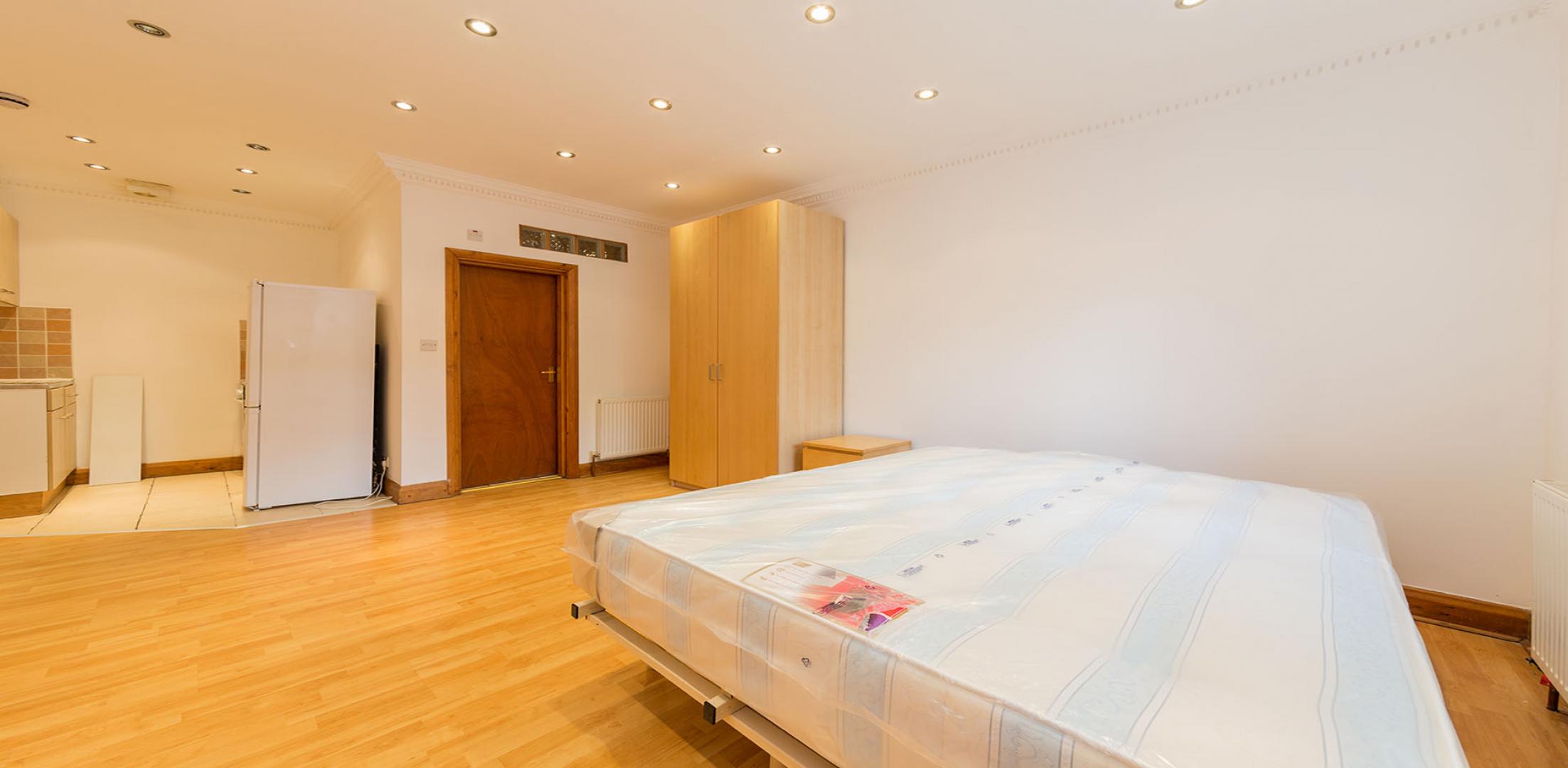 			Studio Apartment, 1 bath, 1 reception Studio			 Heathfield Park, WILLESDEN GREEN